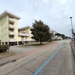 Functional With Balcony Apartamento Bibione