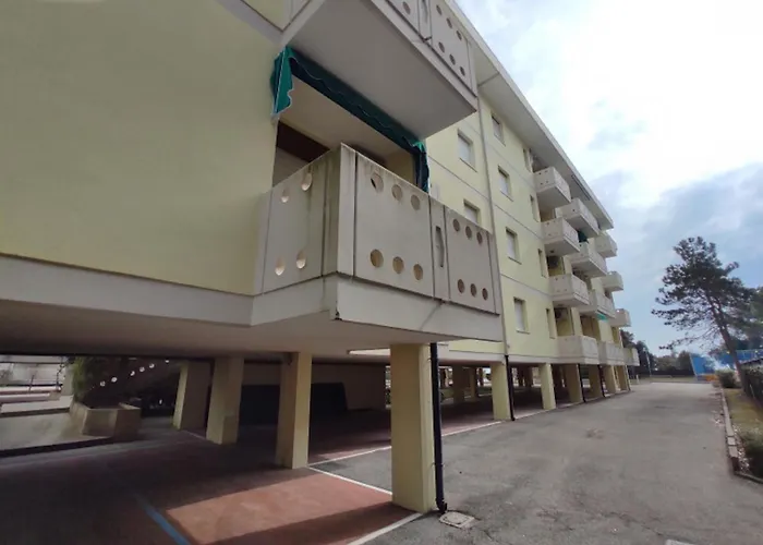 Functional With Balcony ביביונה