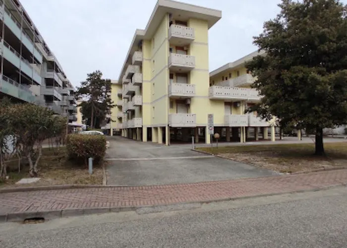 Functional With Balcony * ביביונה