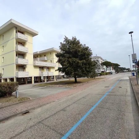 Functional With Balcony Daire Bibione