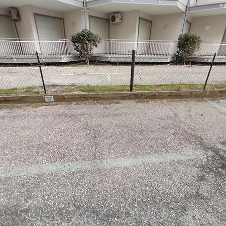 Functional With Balcony 아파트