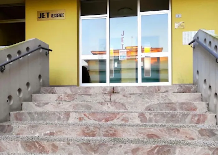 Functional With Balcony * بيبيوني